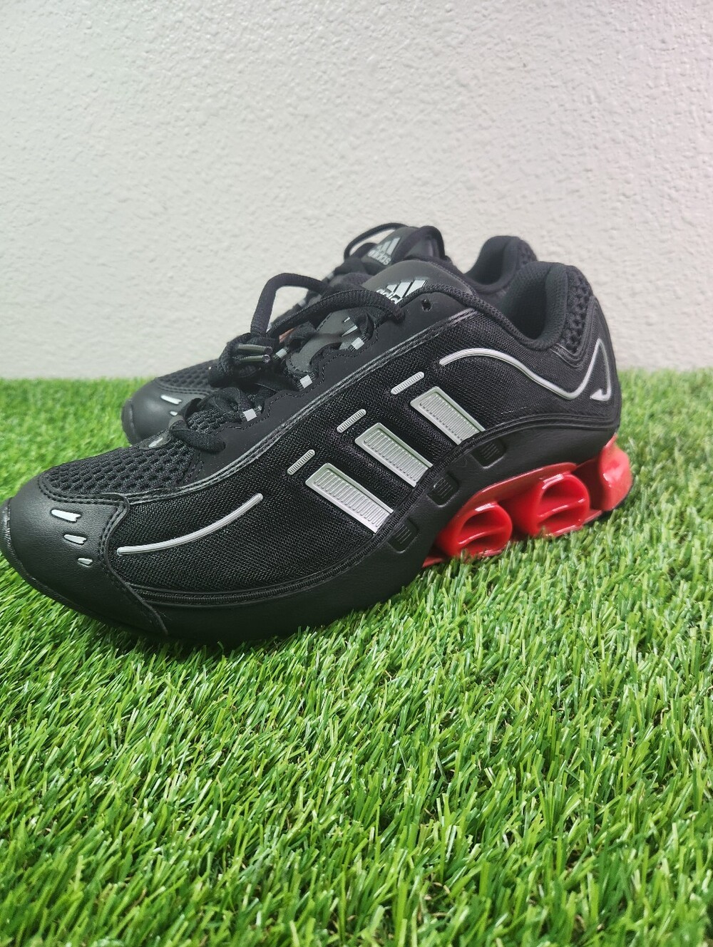Mens Size 10.5 Adidas Sneakers Originals Megaride 01 Black Better Scarlet JH7925 - Picture 4 of 8